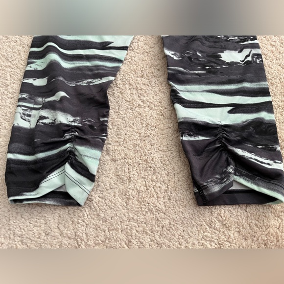 Calvin Klein Performance Capri Leggings Mint Green Black Multi - Picture 2 of 6